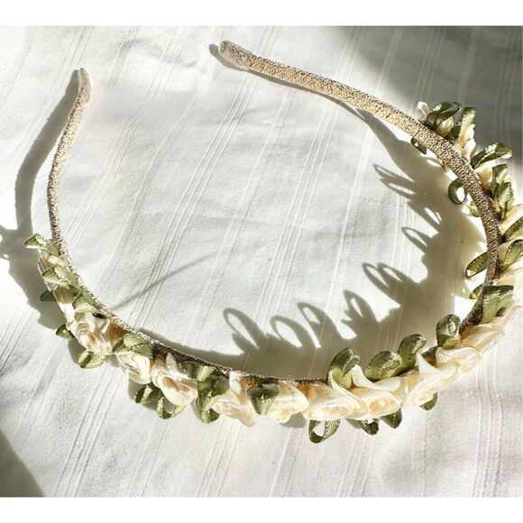 Off white rose bud ribbon headband - Picture 4 of 5